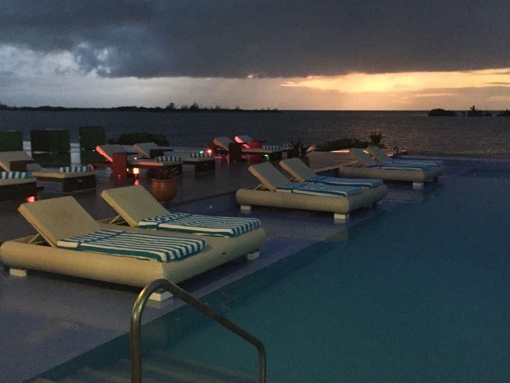 Mayan Islands Resort: Luxury Villas San Pedro  Exterior photo